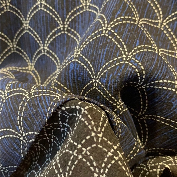 Cabi Sleeveless scallop-patterned tunic - Picture 2 of 4